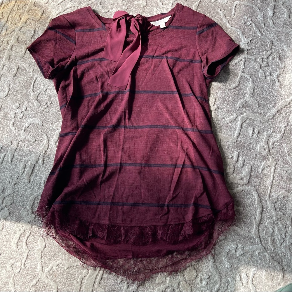 LC Lauren Conrad Burgundy Striped Short Sleeve Top Lace Trim Hem Bow Tie Back Sm